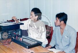 Oficina de Rádio (Cantagalo-PR, jul. 2002) [fotografia] / Fotógrafo(a) : Leticia Barqueta. -- Ref.: BR-SPMST_MST-SN-CIN_AMP_000689-003862-ARV.