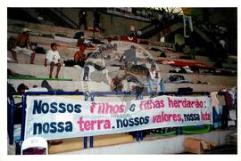 Encontro de Jovens do MST, na Ucicamp, 3o (Campinas-SP, 14 fev. 2001) [fotografia] / Fotógrafo(a) : Douglas Mansur. -- Ref.: BR-SPMST_MST-SN-CIN_AMP_000906-006865-ENJ.