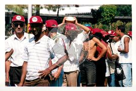 Mobilização no 1º de Maio (São Paulo (Estado), 01 mai. 1999) [fotografia] / Fotógrafo(a) : Douglas Mansur. -- Ref.: BR-SPMST_MST-SN-CIN_AMP_000394-002188-AMT.