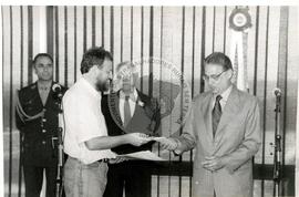 Audiência com o presidente Fernando Henrique Cardoso (Distrito Federal (Brasil), mai. 1995) [fotografia] / Fotógrafo(a) : Douglas Mansur. -- Ref.: BR-SPMST_MST-SN-CIN_AMP_000632-003591-ARV.