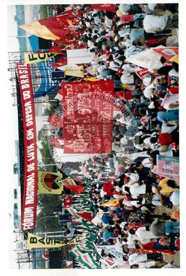 Marcha dos Cem Mil (Distrito Federal (Brasil), [sem data]) [fotografia] / Fotógrafo(a) : Luciney Martins. -- Ref.: BR-SPMST_MST-SN-CIN_AMP_001401-011275-MAC.