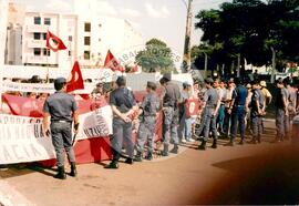 Manifestações no INCRA (Campo Grande-MS, jul. 1991) [fotografia] / Fotógrafo(a) : Daniel Rocha. -- Ref.: BR-SPMST_MST-SN-CIN_AMP_000616-003485-AMT.
