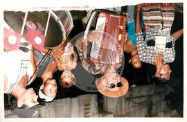 Semana Nacional de Cultura Brasileira e Reforma Agrária (Rio de Janeiro-RJ, 18 mar. 2002) [fotografia] / Fotógrafo(a) : João Laet. -- Ref.: BR-SPMST_MST-SN-CIN_AMP_001810-013057-NDT.