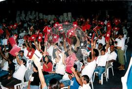 Encontro Estadual do MST, 10o (Belo Horizonte-MG, jan. 2002) [fotografia] / Fotógrafo(a) : Pascoal August. -- Ref.: BR-SPMST_MST-SN-CIN_AMP_000933-007285-ENC.