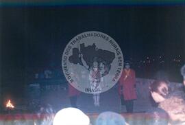 Delegação do MST em Cuba - 40º Aniversário da ANAP (Cuba, 15 mai. 1999) [fotografia] / Fotógrafo(a) : Nilton Viana. -- Ref.: BR-SPMST_MST-SN-CIN_AMP_001042-008333-RIT.