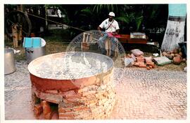 Semana Nacional de Cultura Brasileira e Reforma Agrária (Rio de Janeiro-RJ, 18 mar. 2002) [fotografia] / Fotógrafo(a) : João Laet. -- Ref.: BR-SPMST_MST-SN-CIN_AMP_001810-013062-NDT.