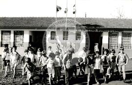 Escola em assentamento (Santa Catarina, 1997) [fotografia] / Fotógrafo(a) : Arquivo MST. -- Ref.: BR-SPMST_MST-SN-CIN_AMP_000887-006213-EDU.