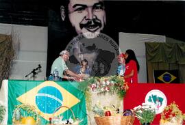 Encontro de Jovens do MST, na Ucicamp, 3o (Campinas-SP, 14 fev. 2001) [fotografia] / Fotógrafo(a) : Michelle Cafaldo. -- Ref.: BR-SPMST_MST-SN-CIN_AMP_000909-007052-ENJ.