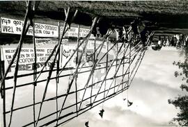 Ocupação em Área da General Motors (Gravataí-RS, 23 jul. 1997) [fotografia] / Fotógrafo(a) : Arivaldo Chaves. -- Ref.: BR-SPMST_MST-SN-CIN_AMP_001858-014131-OCU.