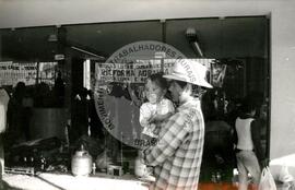Manifestação pela Reforma Agrária (Santa Catarina, 1994) [fotografia] / Fotógrafo(a) : Olavo Ramos. -- Ref.: BR-SPMST_MST-SN-CIN_AMP_000485-002834-AMT.