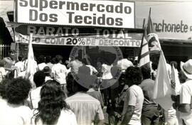 Manifestação Dia do Lavrador (Ouro Preto D'Oeste-RO, 25 jul. 1988) [fotografia] / Fotógrafo(a) : [sem autoria]. -- Ref.: BR-SPMST_MST-SN-CIN_AMP_000441-002556-AMT.