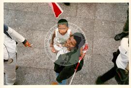 Mobilização (São Paulo-SP, 17 abr. 1988) [fotografia] / Fotógrafo(a) : Douglas Mansur. -- Ref.: BR-SPMST_MST-SN-CIN_AMP_000373-001908-AMT.