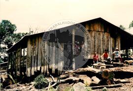 Assentamento "25 de Maio" do MST (Ponte Serrada-SC, fev. 1988) [fotografia] / Fotógrafo(a) : Arquivo MST. -- Ref.: BR-SPMST_MST-SN-CIN_AMP_000191-001363-ASS.