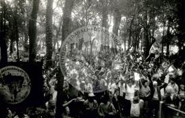 Acampamento do MST [sem identificação] (São Miguel das Missões-RS, jul. 1992) [fotografia] / Fotógrafo(a) : Debora Lerrer ; Claudemir. -- Ref.: BR-SPMST_MST-SN-CIN_AMP_000088-000691-ACP.