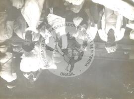 Ocupação Fazenda Seringal (Rondônia, 25 jun. 1989) [fotografia] / Fotógrafo(a) : Etelvina Mastoli. -- Ref.: BR-SPMST_MST-SN-CIN_AMP_001869-014160-OCU.