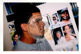 Leilão das peças da COOPEMARE (São Paulo (Estado), 24 nov. 1999) [fotografia] / Fotógrafo(a) : Fernando Braga. -- Ref.: BR-SPMST_MST-SN-CIN_AMP_000756-005001-CSS.