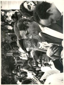 Romarias da Terra (Rio Grande do Sul, 1982 a 1989) [fotografia] / Fotógrafo(a) : Arquivo MST ; Juan Carlos Gomes ; Itamar Garcez ; Douglas Mansur ; Lourdes M. Grzybowski]. -- Ref.: BR-SPMST_MST-SN-CIN_AMP_001968-015047-SPR.