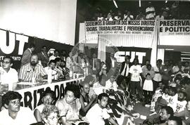 Congresso Nacional da CUT (CONCUT), 4o (Brasil, [sem data]) [fotografia] / Fotógrafo(a) : Douglas Mansur ; Octávio Praxedes. -- Ref.: BR-SPMST_MST-SN-CIN_AMP_000723-004739-CSS.