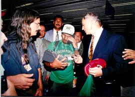 Chegada da Marcha Popular à Brasília (Brasília-DF, 07 out. 1999) [fotografia] / Fotógrafo(a) : Douglas Mansur. -- Ref.: BR-SPMST_MST-SN-CIN_AMP_001400-011186-MAC.