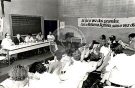 Entrevista coletiva do MST no auditório "Instituto Sedes Sapientiae" (São Paulo (Estado), 14 out. 1985) [fotografia] / Fotógrafo(a) : Regina Vilela. -- Ref.: BR-SPMST_MST-SN-CIN_AMP_000700-004169-ARV.