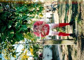 Partida de futebol entre o time do MST e do Chico Buarque (Rio de Janeiro (Estado), mar. 2000) [fotografia] / Fotógrafo(a) : Maysa Mendonça. -- Ref.: BR-SPMST_MST-SN-CIN_AMP_000805-005207-CUL.