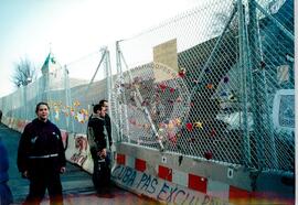 Protesto (Quebec (Canadá), 21 abr. 2001) [fotografia] / Fotógrafo(a) : Maísa Mendonça. -- Ref.: BR-SPMST_MST-SN-CIN_AMP_001057-008572-RIT.