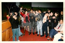 Lançamento da Exposição "Terra" (São Paulo (Estado), 10 abr. 1997) [fotografia] / Fotógrafo(a) : Douglas Mansur. -- Ref.: BR-SPMST_MST-SN-CIN_AMP_001030-008179-ELF.