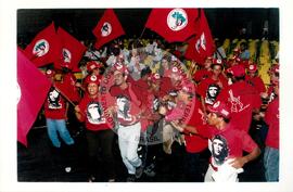 Encontro de Jovens do MST, na Ucicamp, 2o (Campinas-SP, 18 fev. 2000) [fotografia] / Fotógrafo(a) : Milene Medeiros. -- Ref.: BR-SPMST_MST-SN-CIN_AMP_000899-006501-ENJ.