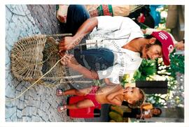 Semana Nacional de Cultura Brasileira e Reforma Agrária (Rio de Janeiro-RJ, 18 mar. 2002) [fotografia] / Fotógrafo(a) : Luciney Martins. -- Ref.: BR-SPMST_MST-SN-CIN_AMP_001820-013589-NDT.