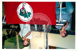 Semana Nacional de Cultura Brasileira e Reforma Agrária (Rio de Janeiro-RJ, 18 mar. 2002) [fotografia] / Fotógrafo(a) : Luciney Martins. -- Ref.: BR-SPMST_MST-SN-CIN_AMP_001822-013667-NDT.