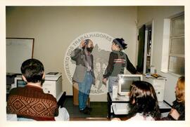 Curso de Internet (São Paulo (Estado), [sem data]) [fotografia] / Fotógrafo(a) : Douglas Mansur. -- Ref.: BR-SPMST_MST-SN-CIN_AMP_000857-005699-CUR.