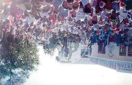 Ocupação Incra Campo Grande-MS (Campo Grande-MS, 04 set. 2001) [fotografia] / Fotógrafo(a) : Daniel Rocha ; Marcial Congo. -- Ref.: BR-SPMST_MST-SN-CIN_AMP_001865-014146-OCU.