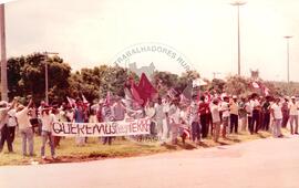 Audiência com o Ministro da Agricultura Antônio Cabrera (Brasília-DF, mai. 1992) [fotografia] / Fotógrafo(a) : Marcio Bissoli ; Carlos Carvalho ; Douglas Mansur. -- Ref.: BR-SPMST_MST-SN-CIN_AMP_000629-003533-ARV.
