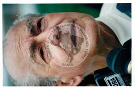 Leonel Brizola (Brasil, [sem data]) [fotografia] / Fotógrafo(a) : Arquivo MST ; Luis Carlos Leite. -- Ref.: BR-SPMST_MST-SN-CIN_AMP_001614-012252-PER.