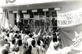 Manifestação Dia do Lavrador (Ouro Preto D'Oeste-RO, 25 jul. 1988) [fotografia] / Fotógrafo(a) : [sem autoria]. -- Ref.: BR-SPMST_MST-SN-CIN_AMP_000441-002569-AMT.