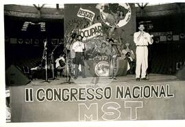 Congresso Nacional do MST, 2o (Distrito Federal (Brasil), 08 mai. 1990) [fotografia] / Fotógrafo(a) : Douglas Mansur ; Carlos Carvalho. -- Ref.: BR-SPMST_MST-SN-CIN_AMP_000703-004231-CGR.