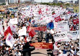 Protesto da Educação (Distrito Federal (Brasil), 06 out. 1999) [fotografia] / Fotógrafo(a) : Douglas Mansur. -- Ref.: BR-SPMST_MST-SN-CIN_AMP_000583-003256-AMT.