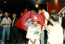 Marcha Nacional do MST (Goiânia-GO, abr. 1997) [fotografia] / Fotógrafo(a) : Arquivo MST ; Paulo P. Lima. -- Ref.: BR-SPMST_MST-SN-CIN_AMP_001407-011328-MAC.