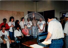 Negociação dos Sem Terra com o INCRA (Rondônia, [sem data]) [fotografia] / Fotógrafo(a) : Irmãs Filhas de Maria. -- Ref.: BR-SPMST_MST-SN-CIN_AMP_000658-003687-ARV.