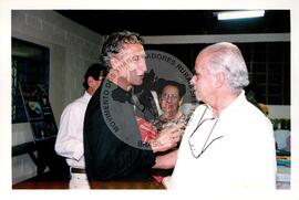 Leilão das peças da COOPEMARE (São Paulo (Estado), 24 nov. 1999) [fotografia] / Fotógrafo(a) : Fernando Braga. -- Ref.: BR-SPMST_MST-SN-CIN_AMP_000756-004958-CSS.