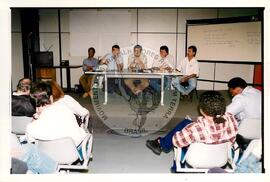 Debate no Sindicato dos Bancários (São Paulo (Estado), 30 abr. 1996) [fotografia] / Fotógrafo(a) : Douglas Mansur. -- Ref.: BR-SPMST_MST-SN-CIN_AMP_000676-003835-ARV.