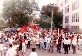 Dia Nacional de Luta Concetração dos trabalhadores na Praça do Liceu (Piauí, 26 mar. 1999) [fotografia] / Fotógrafo(a) : Arquivo MST. -- Ref.: BR-SPMST_MST-SN-CIN_AMP_000556-003096-AMT.