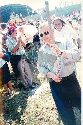 Inauguração do Monumento em homenagem a Antônio Tavares Pereira (Curitiba-PR, 01 mai. 2001) [fotografia] / Fotógrafo(a) : Leticia Barqueta. -- Ref.: BR-SPMST_MST-SN-CIN_AMP_001026-008051-ELF.