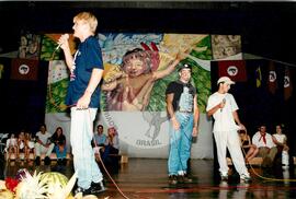 Encontro de Jovens do MST, na Ucicamp, 3o (Campinas-SP, 14 fev. 2001) [fotografia] / Fotógrafo(a) : Douglas Mansur ; João Zinclar. -- Ref.: BR-SPMST_MST-SN-CIN_AMP_000902-006713-ENJ.