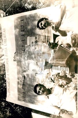 Romaria da Terra (Paraná, 27 jul. 1988) [fotografia] / Fotógrafo(a) : Douglas Mansur. -- Ref.: BR-SPMST_MST-SN-CIN_AMP_001969-015061-SPR.