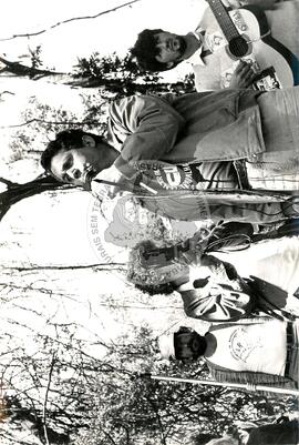 Protesto contra a violência da PM na "Fazenda Annoni" (Rio Grande do Sul, 19 out. 1986) [fotografia] / Fotógrafo(a) : Jussara Veron. -- Ref.: BR-SPMST_MST-SN-CIN_AMP_000454-002642-AMT.