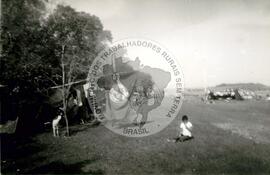 Acampamento do MST [sem identificação] (São Miguel das Missões-RS, jul. 1992) [fotografia] / Fotógrafo(a) : Debora Lerrer ; Claudemir. -- Ref.: BR-SPMST_MST-SN-CIN_AMP_000088-000698-ACP.