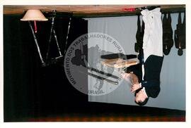 Mística de Abertura do Tribunal (Curitiba-PR, 02 mai. 2001) [fotografia] / Fotógrafo(a) : Douglas Mansur. -- Ref.: BR-SPMST_MST-SN-CIN_AMP_001917-014347-SJM.