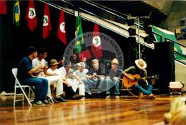 Encontro de Jovens do MST, na Ucicamp, 3o (Campinas-SP, 14 fev. 2001) [fotografia] / Fotógrafo(a) : Paulo Augusto. -- Ref.: BR-SPMST_MST-SN-CIN_AMP_000903-006765-ENJ.
