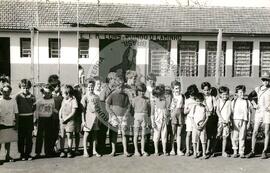Escola em assentamento (Santa Catarina, 1997) [fotografia] / Fotógrafo(a) : Arquivo MST. -- Ref.: BR-SPMST_MST-SN-CIN_AMP_000887-006227-EDU.